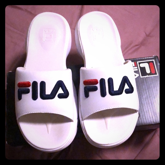 FILA DISRUPTOR BOLD SLIDE - Picture 1 of 4